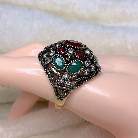 Red & Green Glass Gemstone Turkish Style Dome Ring - Picture 3 of 4